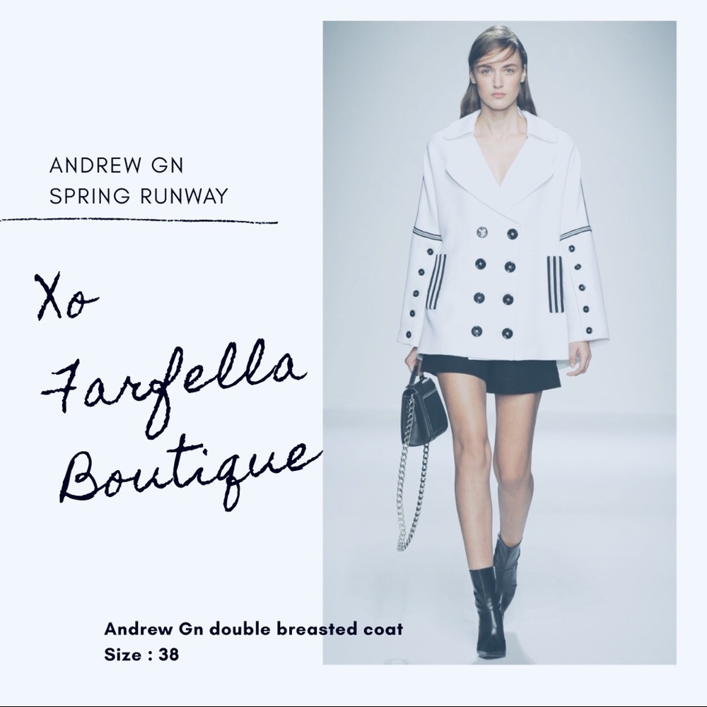 $2900 Designer white double breasted coat